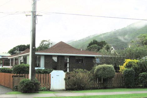 Photo of property in 35 Elizabeth Street, Waikanae, 5036