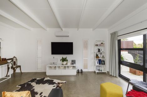 Photo of property in 10 Milverton Avenue, Hokowhitu, Palmerston North, 4410