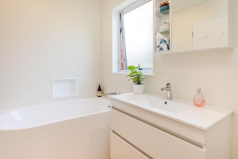 Photo of property in 56 Karina Terrace, Roslyn, Palmerston North, 4414