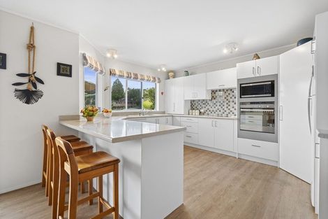 Photo of property in 11 Vista Motu, Red Beach, 0932