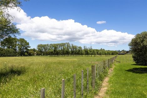 Photo of property in 76 Riverland Road, Kumeu, 0892