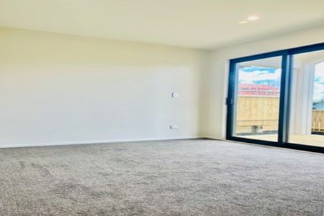 Photo of property in 22 Rorotu Avenue, Karaka, 2113