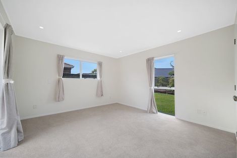 Photo of property in 11 Suncrest Drive, West Harbour, Auckland, 0618