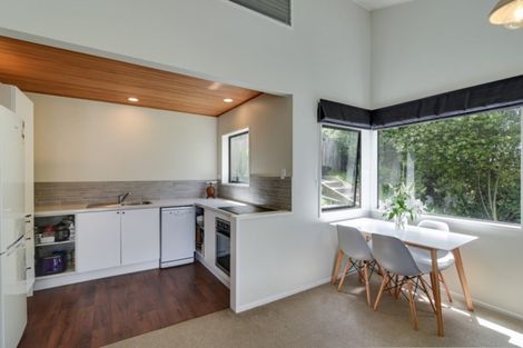 Photo of property in 5a Wye Place, Fernhill, Queenstown, 9300