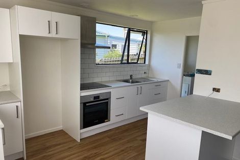 Photo of property in 98 Titirangi Road, New Lynn, Auckland, 0600