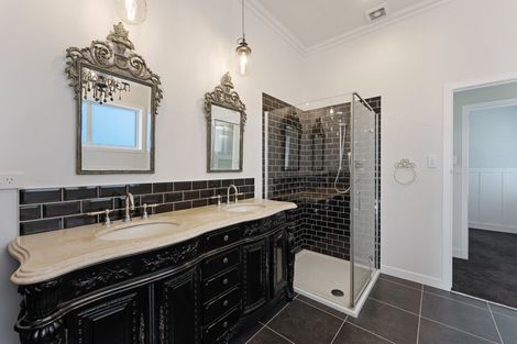 Photo of property in 19 Buller Street, New Plymouth, 4310