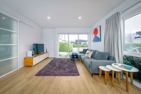 Photo of property in 21 Kapuka Lane, Wanaka, 9305