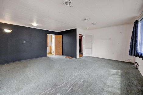 Photo of property in 9 Manawapou Road, Hawera, 4610