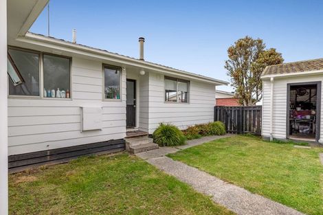 Photo of property in 24 Fergusson Street, Marton, 4710