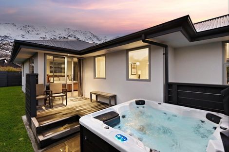 Photo of property in 6 Evening Star Road, Arthurs Point, Queenstown, 9371
