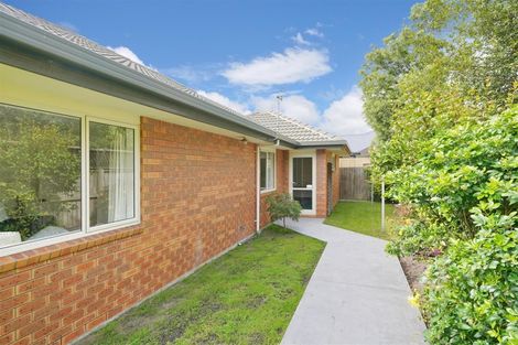 Photo of property in 20 Sutton Place, Dallington, Christchurch, 8061