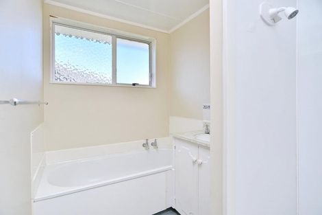 Photo of property in 2/5 Tamarisk Place, Parklands, Christchurch, 8083