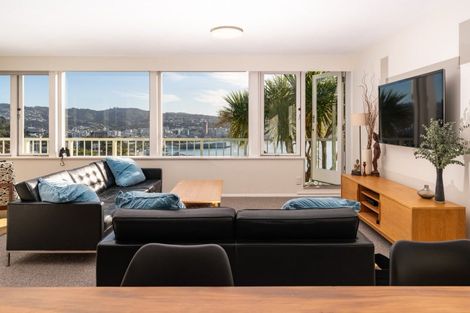 Photo of property in 37 The Crescent, Roseneath, Wellington, 6011