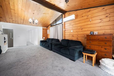 Photo of property in 5 Pinehurst Place, Wattle Downs, Auckland, 2103