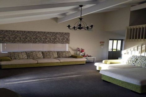 Photo of property in 6 Longwood Place, Forrest Hill, Auckland, 0620