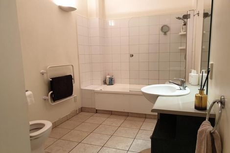 Photo of property in 37u2 Majoribanks Street, Mount Victoria, Wellington, 6011