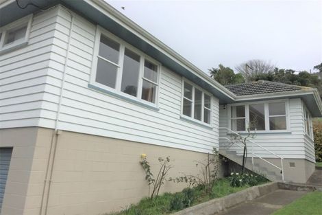 Photo of property in 143 Newlands Road, Newlands, Wellington, 6037