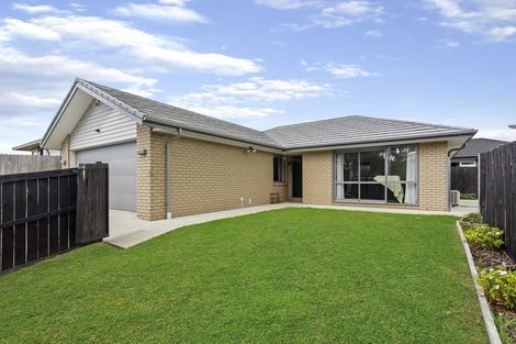 Photo of property in 17 Old Wairoa Road, Papakura, 2110