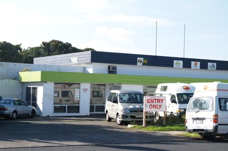 Photo of property in 154 Robertson Road, Mangere East, Auckland, 2024