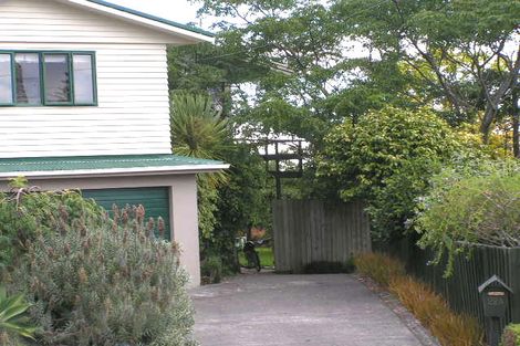 Photo of property in 2/22 Spencer Terrace, Hauraki, Auckland, 0622