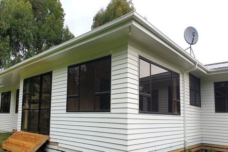 Photo of property in 9 Lind Street, Kimbolton, Feilding, 4777