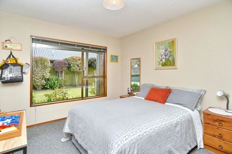 Photo of property in 72 Sarabande Avenue, Redwood, Christchurch, 8051