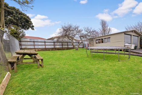 Photo of property in 8 Hobart Crescent, Wattle Downs, Auckland, 2103