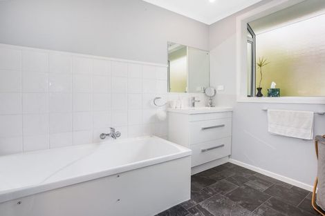 Photo of property in 11 Spinnaker Drive, Whitby, Porirua, 5024