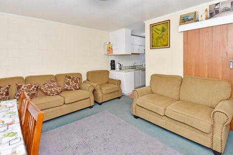 Photo of property in 2/5 Deering Place, Papatoetoe, Auckland, 2025