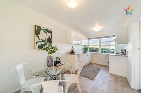 Photo of property in 2/12 Bridge Street, Melling, Lower Hutt, 5010