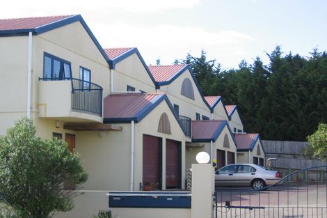 Photo of property in 6/70 Fernhill Way, Oteha, Auckland, 0632