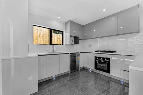 Photo of property in 12 Mcleod Road, Weymouth, Auckland, 2103