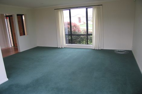 Photo of property in 4 Conacher Close, East Tamaki Heights, Auckland, 2016