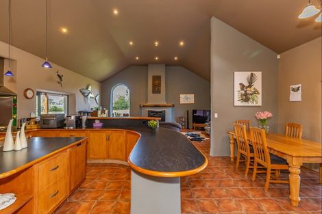 Photo of property in 100 Waihou Road, Levin, 5571