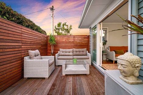 Photo of property in 53 Verran Road, Birkenhead, Auckland, 0626