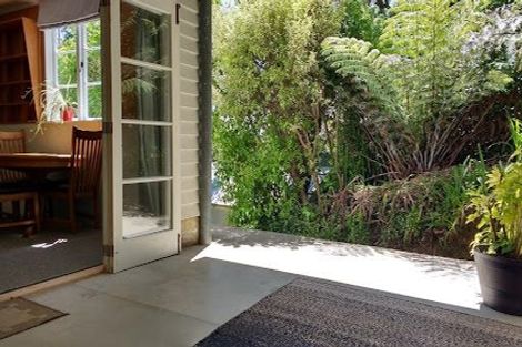 Photo of property in 16 Taungata Road, York Bay, Lower Hutt, 5013