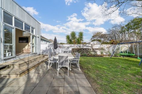 Photo of property in 35 Royal Street, Upper Hutt Central, Upper Hutt, 5018