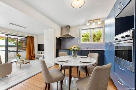 Photo of property in 30 Edmonton Road, Henderson, Auckland, 0612