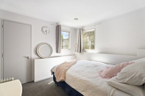 Photo of property in 1/28a Tamahere Drive, Glenfield, Auckland, 0629