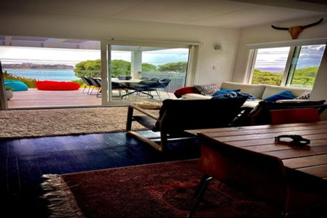 Photo of property in 21 Tindalls Bay Road, Tindalls Beach, Whangaparaoa, 0930