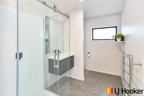 Photo of property in 16 Puriri Road, Pukekohe, 2120