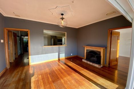 Photo of property in 112 Eden Street, Island Bay, Wellington, 6023