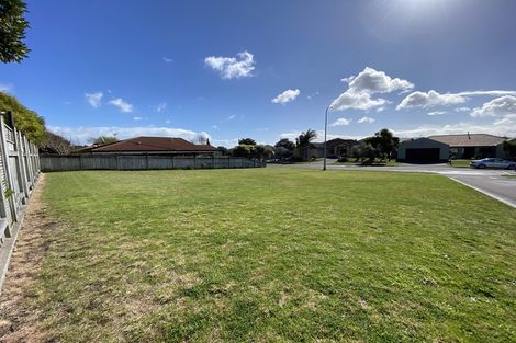 Photo of property in 28 Regent Drive, Paraparaumu Beach, Paraparaumu, 5032