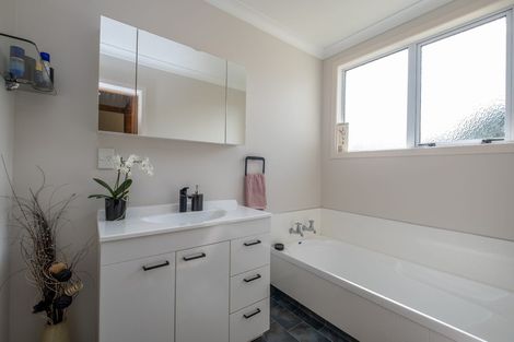 Photo of property in 8 Orlando Street, Stratford, 4332