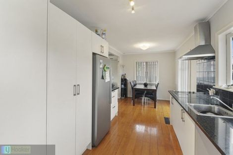 Photo of property in 10 Rollerson Street, Papakura, 2110