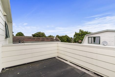 Photo of property in 2/9 Barcroft Place, Clendon Park, Auckland, 2103
