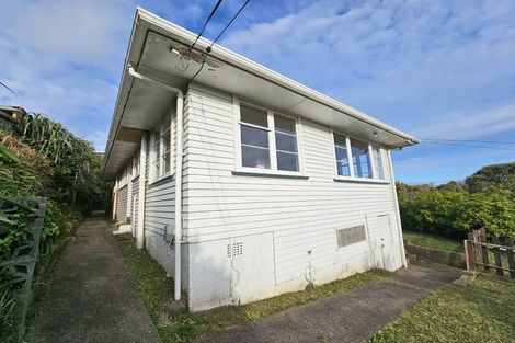 Photo of property in 57 Salford Street, Newlands, Wellington, 6037