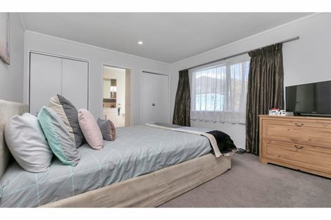 Photo of property in 38 Sailfish Drive, West Harbour, Auckland, 0618