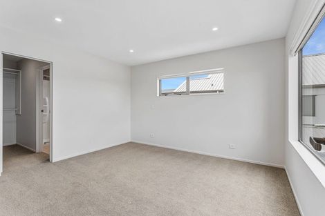 Photo of property in 39 Parkmore Drive, Rosehill, 2113