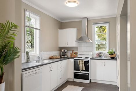 Photo of property in 295 Aberdeen Road, Gisborne, 4010